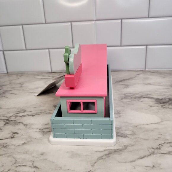 Target Bullseye: Light-Up Motel - Picture 3 of 8